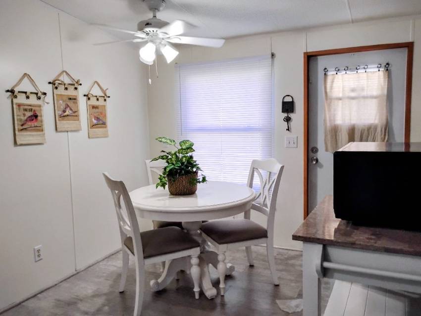 80 Los Palms a Auburndale, FL Mobile or Manufactured Home for Sale